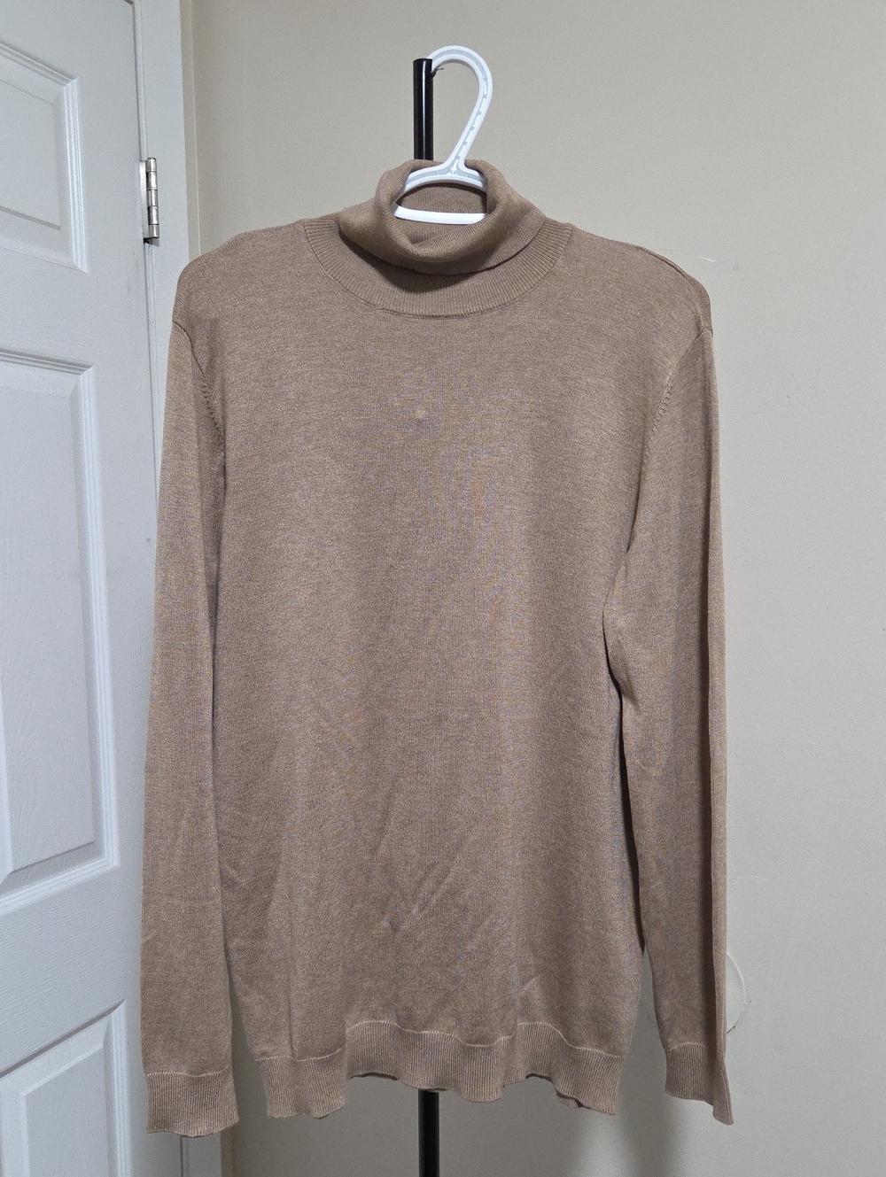 Pull&Bear Men's Beige Turtleneck Sweater